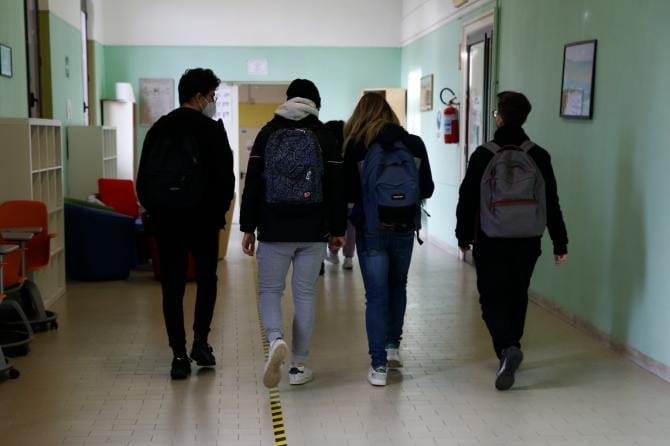 Bari, 157 minori a rischio