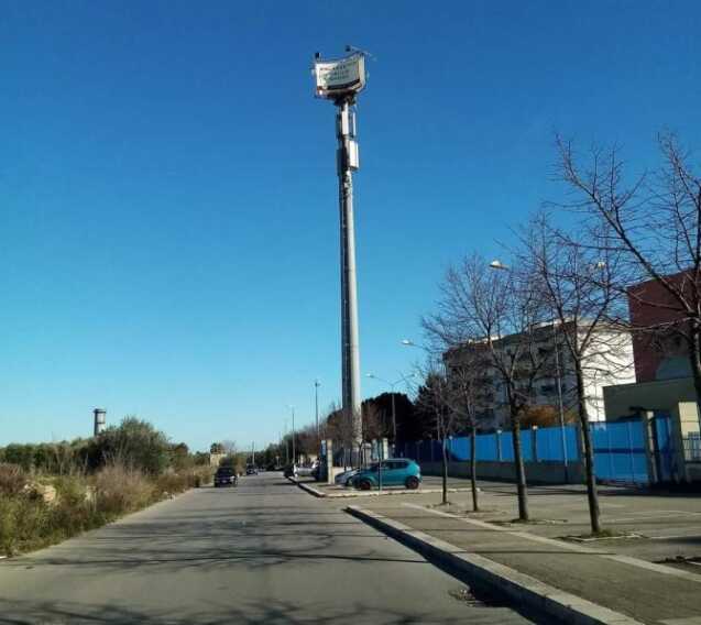 Terlizzi: le 2 antenne della discordia di via Chicoli. Presto l’Arpa misurerà i campi magnetici