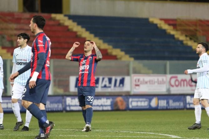 Il Taranto non si sblocca: nel derby infinito contro il Francavilla non bastano 100 minuti di gioco per segnare un gol