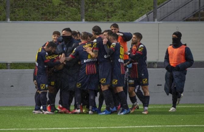 Reginaldo firma il gol dell’ex e il Picerno sbanca Catania