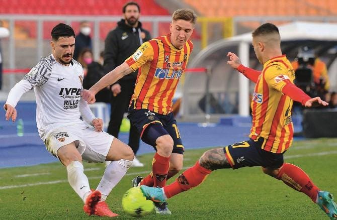 Lecce, il Benevento è amaro. Gli uomini di Baroni non approfittano degli stop di Pisa e Brescia