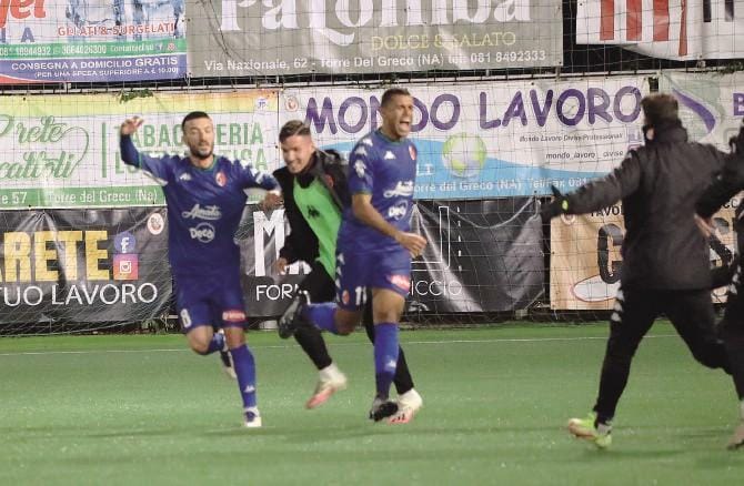 Bari, vittoria di carattere: i biancorossi conquistano tre punti importanti a Torre del Greco