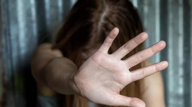 Violenza sessuale di gruppo su una giovane donna: tre ventenni arrestati nel foggiano