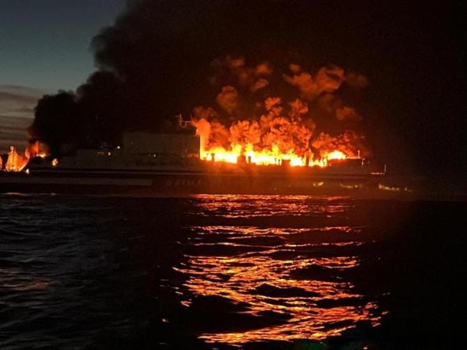Fiamme sul traghetto che collega Igoumenitsa a Brindisi: non ci sarebbero feriti