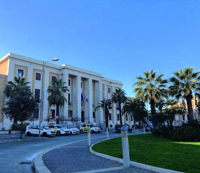 Sei ore in fila al pronto soccorso. Muore 55enne, indaga la Procura