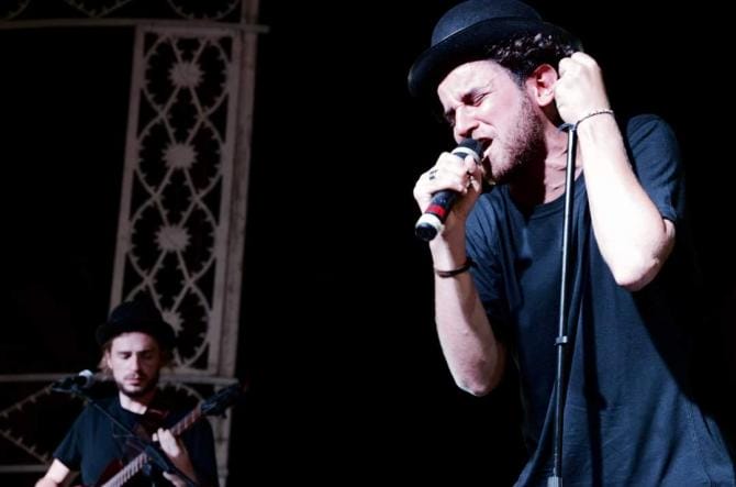 “I pensieri di Charlie”, la storia di una band a metà strada tra la musica e la passione