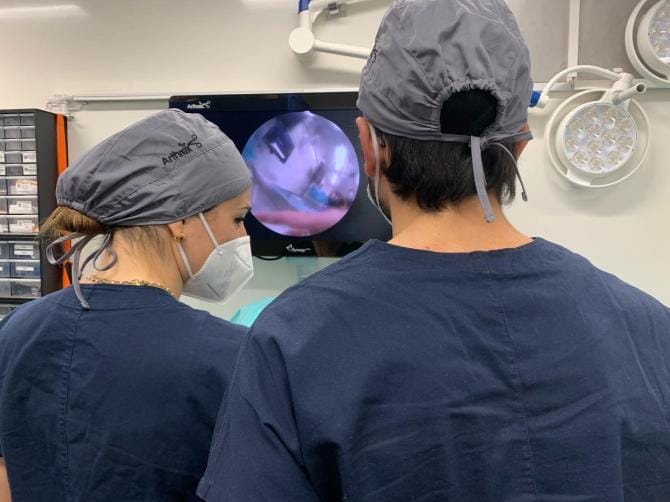 Bari, al Policlinico il Cadaver Lab su ruote. Formazione all’avanguardia degli ortopedici