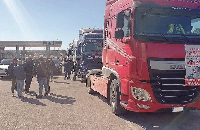 Caro gasolio: autotrasportatori in protesta anche ad Altamura