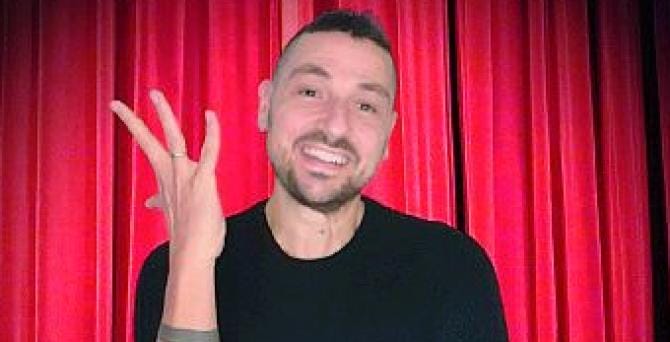 Un “ragù” di buonumore col comico tranese Colonna