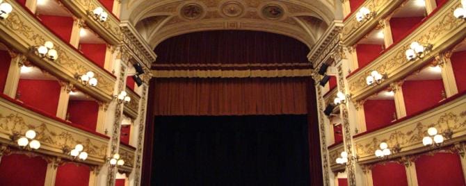Teatro pubblico pugliese, prorogati i termini per le candidature al Premio alla carriera