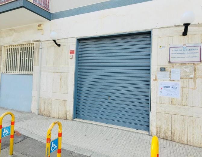 Taranto, niente sfratto in via Fiume. Restano lì gli uffici comunali