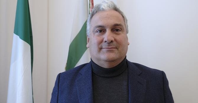 Puglia, incarichi promessi in cambio del ritiro di una denuncia: indagato l’assessore regionale Stea