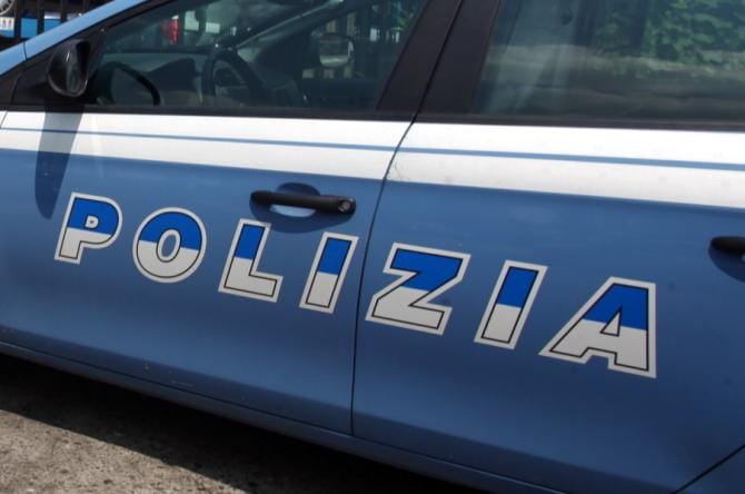 Lecce, assalta una tabaccheria e scappa senza l’incasso. Ferito il titolare