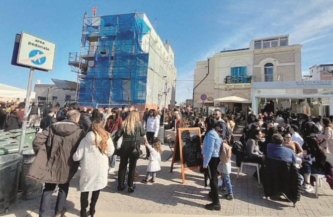 Mari e Monty: locali, baie e amarcord. L’incanto di Torre a Mare