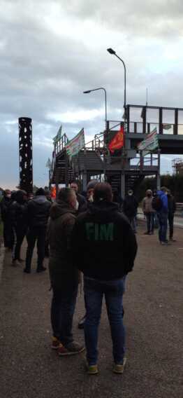 Ex Ilva, nessuna garanzia per la retribuzione dei lavoratori dell’indotto: «Vogliamo certezze»