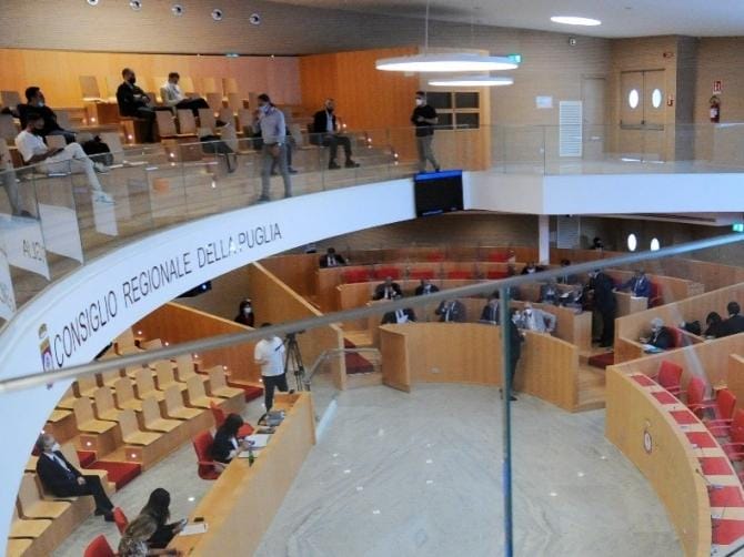 Ucraina, il Consiglio regionale della Puglia condanna l’aggressione russa: approvata mozione