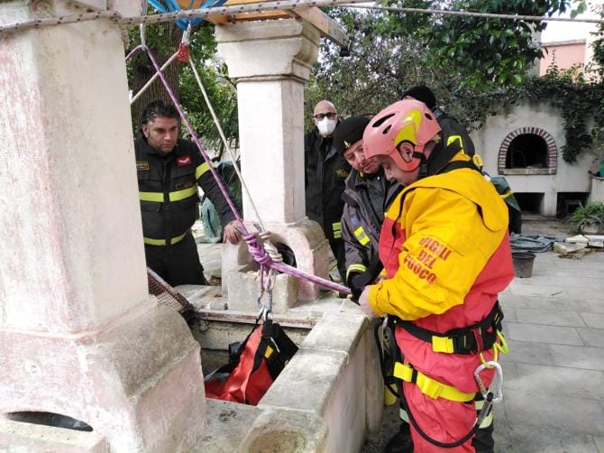 Matino, 69enne muore in un pozzo: intervengono i vigili del fuoco per estrarre il corpo