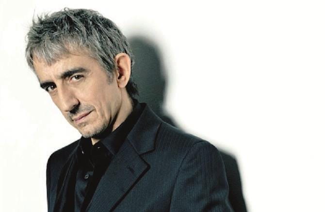 Difficoltà casalinghe raccontate durante la “Ristrutturazione”. Sergio Rubini sul palco del Piccinni