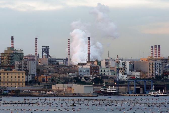 Nuova bufera sull’ex-Ilva: cassa per 3mila. Per i sindacati è una richiesta inaccettabile