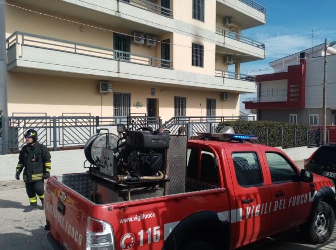 Fiamme in una residenza sanitaria a Cassano delle Murge: tanta paura ma nessun ferito