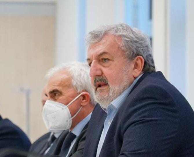 Covid, Puglia prima in Italia per copertura vaccinale. Emiliano e Palese: «Grande senso di responsabilità»