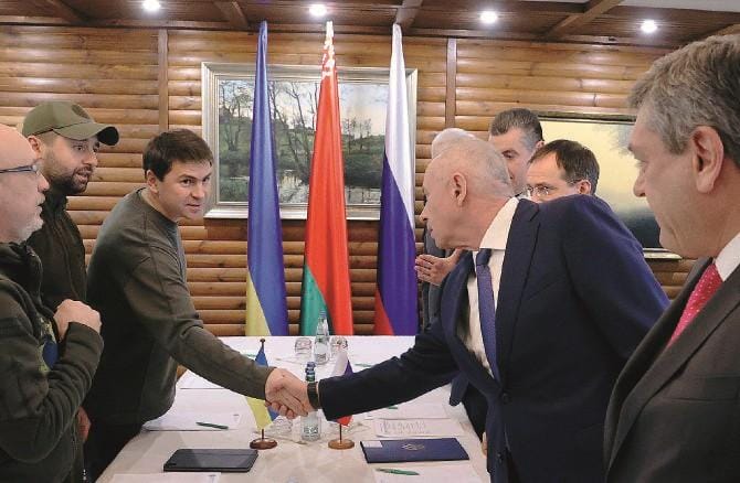 Colloqui, secondo round: sì ai corridoi umanitari ma Putin non si fermerà