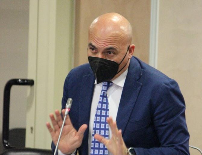 Italia Viva strizza l’occhio a Vito Bardi «Prenda subito coraggio e decida»
