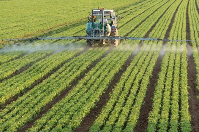 Le aziende che importando dai paesi in guerra sospendono i contratti: «Non riceviamo più fertilizzanti»