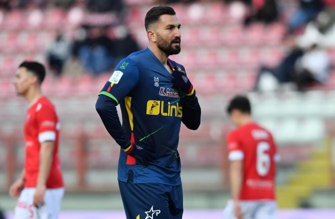 Serie B: Coda al 90′ salva il Lecce. Al Curi finisce 1-1 contro il Perugia