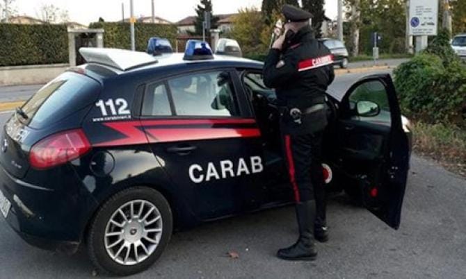 Brindisi, ex consigliere comunale accoltella la moglie e si suicida. La donna non sarebbe in pericolo di vita