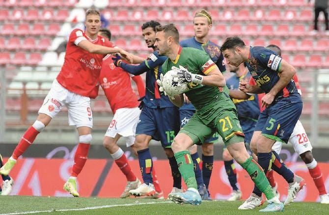 Lecce verso il Brescia. Baroni perde Gabriel