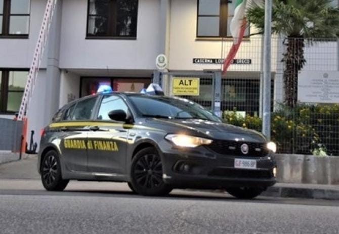 Falsi incidenti, frode ed estorsioni: 12 arresti a Francavilla Fontana, c’è anche l’ex vicesindaco
