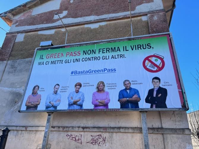 Santeramo “No Green Pass”, spunta il cartello in corso Italia