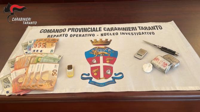 Droga e armi in casa: arrestati padre pluripregiudicato e suo figlio a Taranto