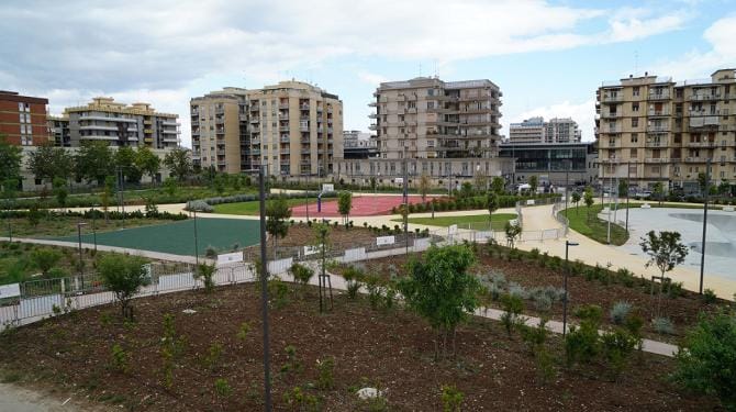 Gli occhi della polizia a Parco Rossani: minorenni identificati e denunciati