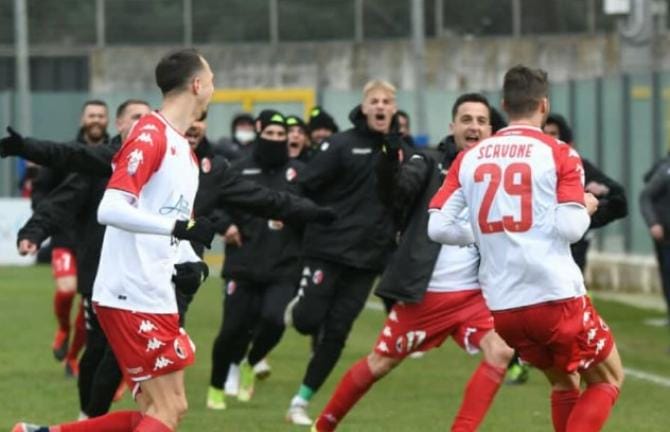 Bari, ci pensa Scavone dalla panchina: 1-0 alla Vibonese