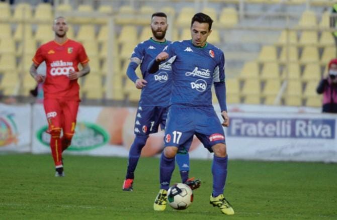 Bari, domenica in campo con la quinta maglia?
