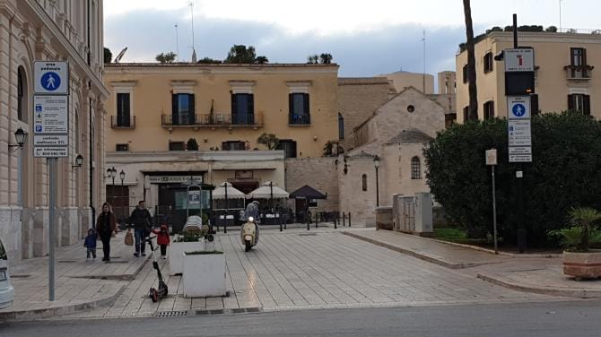 Bari, al borgo antico l’acqua va e viene. Residenti in rivolta