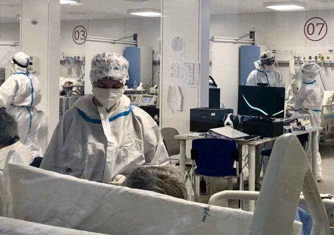Covid, 8.420 nuovi casi in Puglia e 14 morti nelle ultime 24 ore. Tasso di positività al 20%