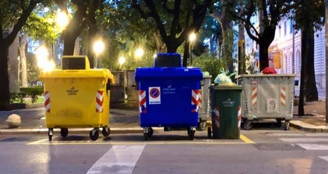 Bari, Amiu dà il via agli orari estivi: ecco come cambia il conferimento dell’indifferenziato