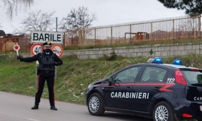 Picchia la compagna per strada: 31enne in manette a Barile, nel potentino