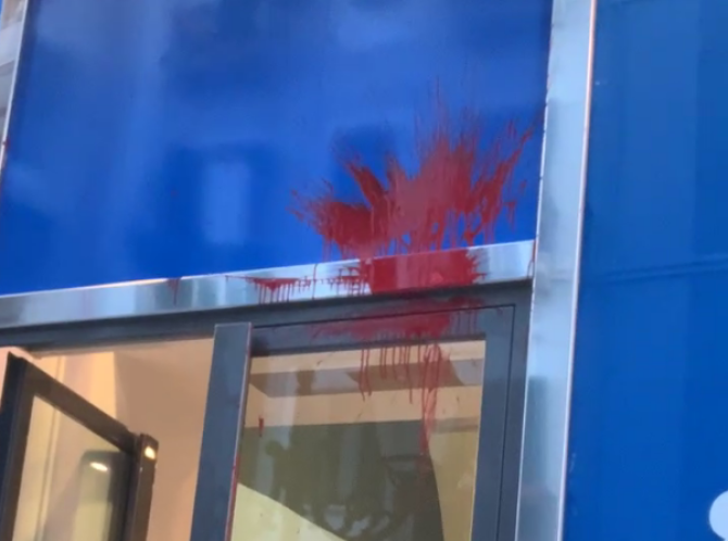 Taranto, imbrattati comitati elettorali. Il candidato sindaco Musillo denuncia |Video