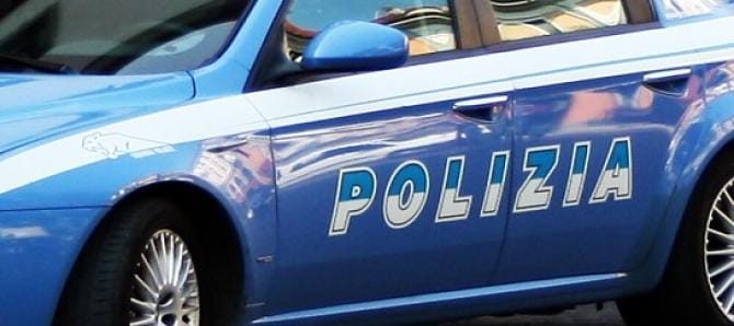 Foggia, rapina una donna al bancomat e la fa cadere ferendola al volto: arrestato un 56enne