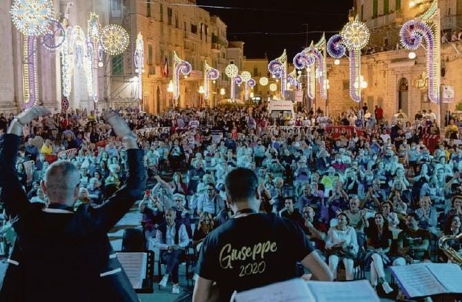 A Molfetta nel nome di Don Tonino. Sul palco “Diolovuole” Band