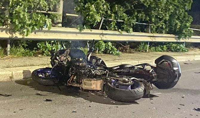 Bari, grave incidente stradale in viale Europa. Motociclista perde una gamba
