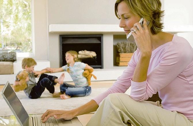 Le mamme lucane in equilibrio tra lavoro e famiglia, ma quanti ostacoli: alto il divario tra madri e papà