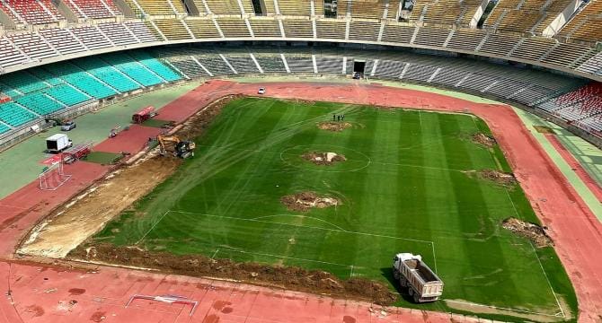 Bari, via ai lavori per il rifacimento del terreno del San Nicola. Decaro: «Stessa azienda del Meazza e del Bernabeu»