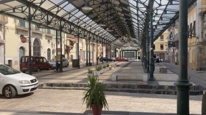 Difende la figlia dai bulli e viene picchiato: 45enne aggredito da una banda di ragazzini a Foggia