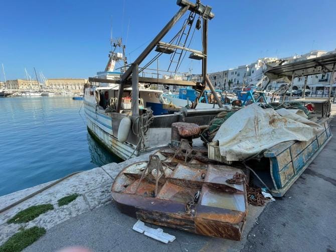 Trani, il grido di protesta della marineria «Senza aiuti tra 15 giorni saremo fermi»