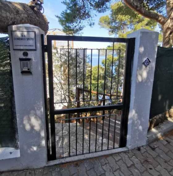In affitto la casa di Dalla alle Tremiti: centinaia le richieste. Ci sono arredi originali, pianoforte e sala incisione